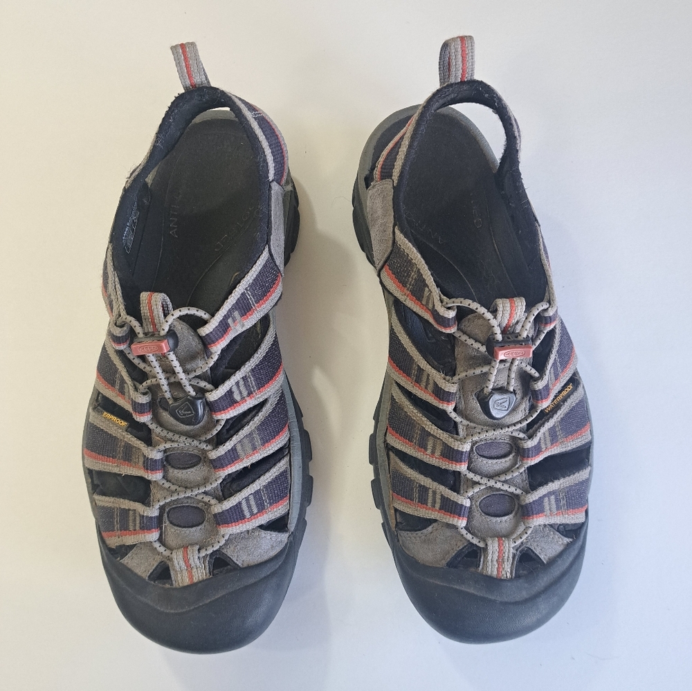 FRESH. Mens Keen $140 sandals